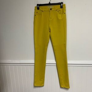 Tempo Paris Women’s Gold Women stretch pants Size 2